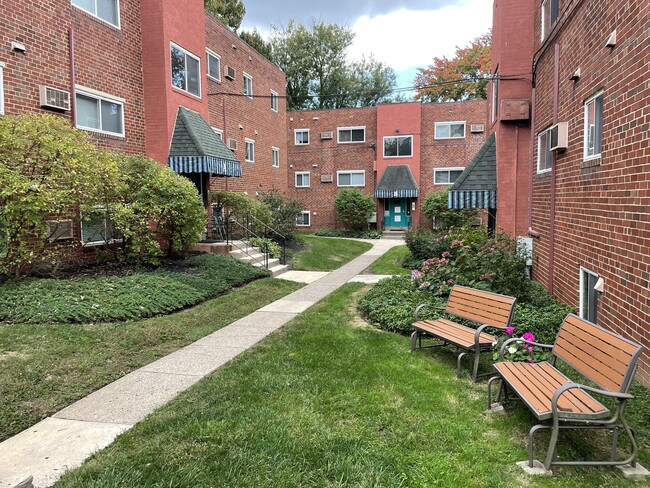 Creek Road Apartments in Drexel Hill, PA - Building Photo - Building Photo