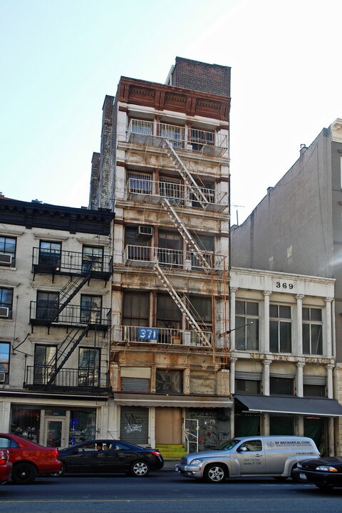 369-371 Canal St in New York, NY - Building Photo