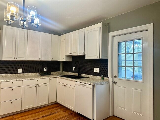 8 Eastburn Pl in Boston, MA - Building Photo - Building Photo