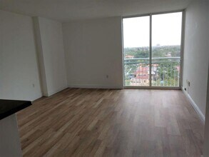 3000 Coral Wy in Coral Gables, FL - Building Photo - Building Photo
