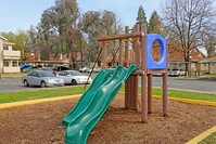 Building Photo - Cambridge Park Apartamentos in Sacramento, California