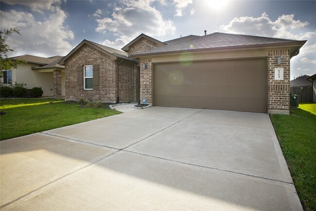 8214 Precious Passing Way in Rosharon, TX - Building Photo - Building Photo