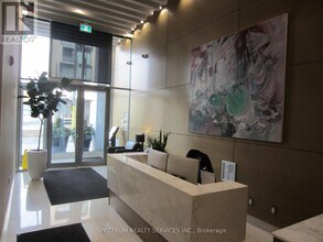 835 St Clair Ave W in Toronto, ON - Building Photo - Building Photo