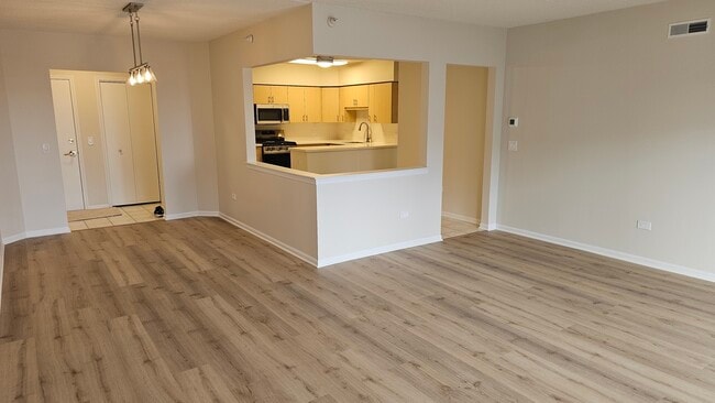 675 Pearson St in Des Plaines, IL - Building Photo - Building Photo