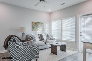 5001 Willowgate Loop, Unit 08-8201 in Tice, FL - Building Photo