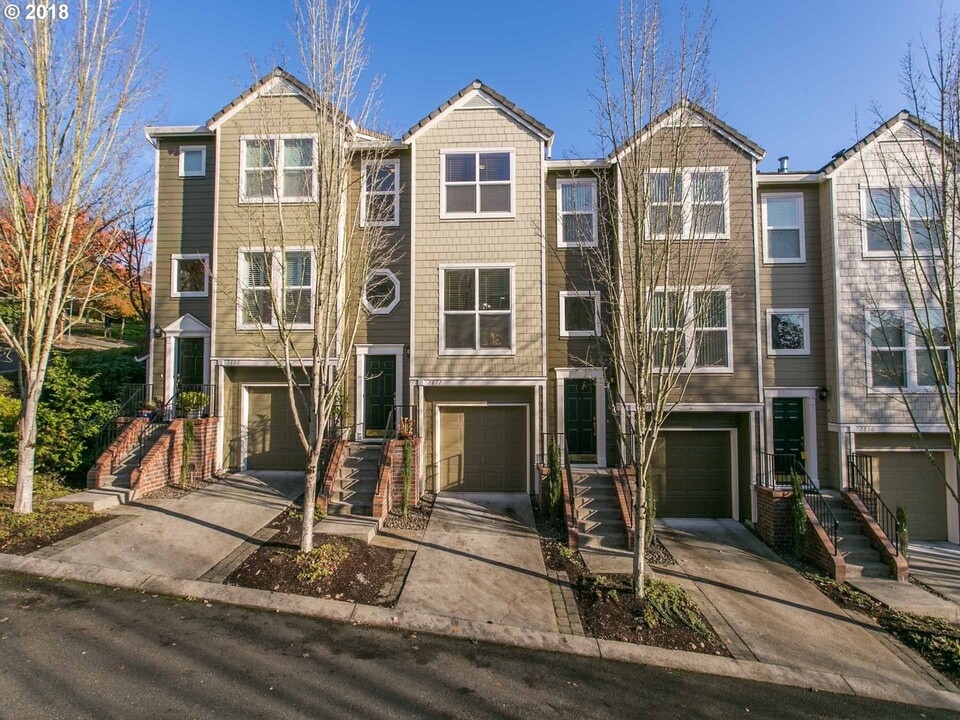 2872 NW Kennedy Ct in Portland, OR - Foto de edificio
