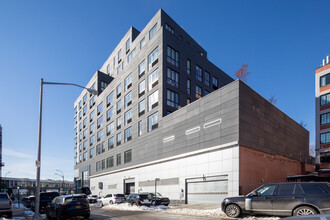 The Silver Star in Long Island City, NY - Foto de edificio - Building Photo