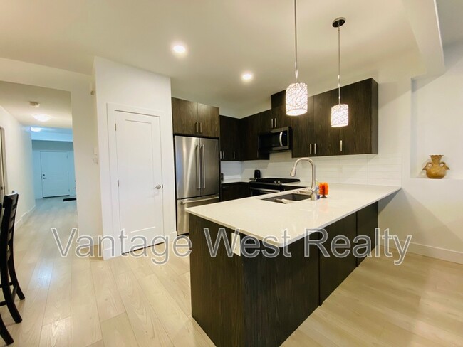 933-933 Mount Robson Pl in Vernon, BC - Building Photo - Building Photo