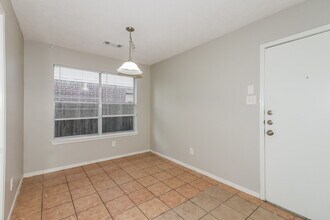 22527 Guston Hall Ln in Katy, TX - Foto de edificio - Building Photo