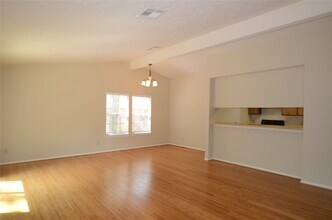 56 Fallshire Dr in Spring, TX - Building Photo - Building Photo