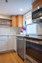 33 Deer St in Portsmouth, NH - Building Photo - Building Photo