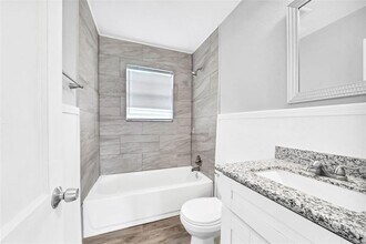 304 Hemphill St in Texas City, TX - Building Photo - Building Photo