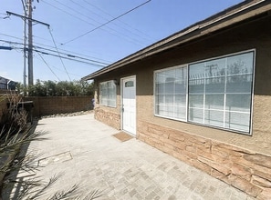 66425 1st St in Desert Hot Springs, CA - Foto de edificio - Building Photo