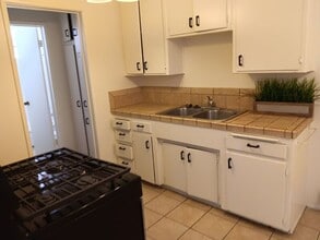 12116 Rosecrans Ave in Norwalk, CA - Building Photo - Building Photo