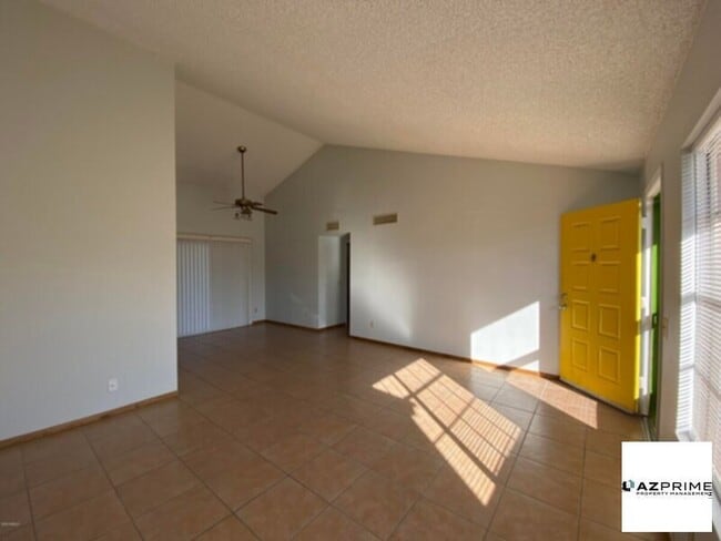 property at 6932-6932 W Paradise Dr