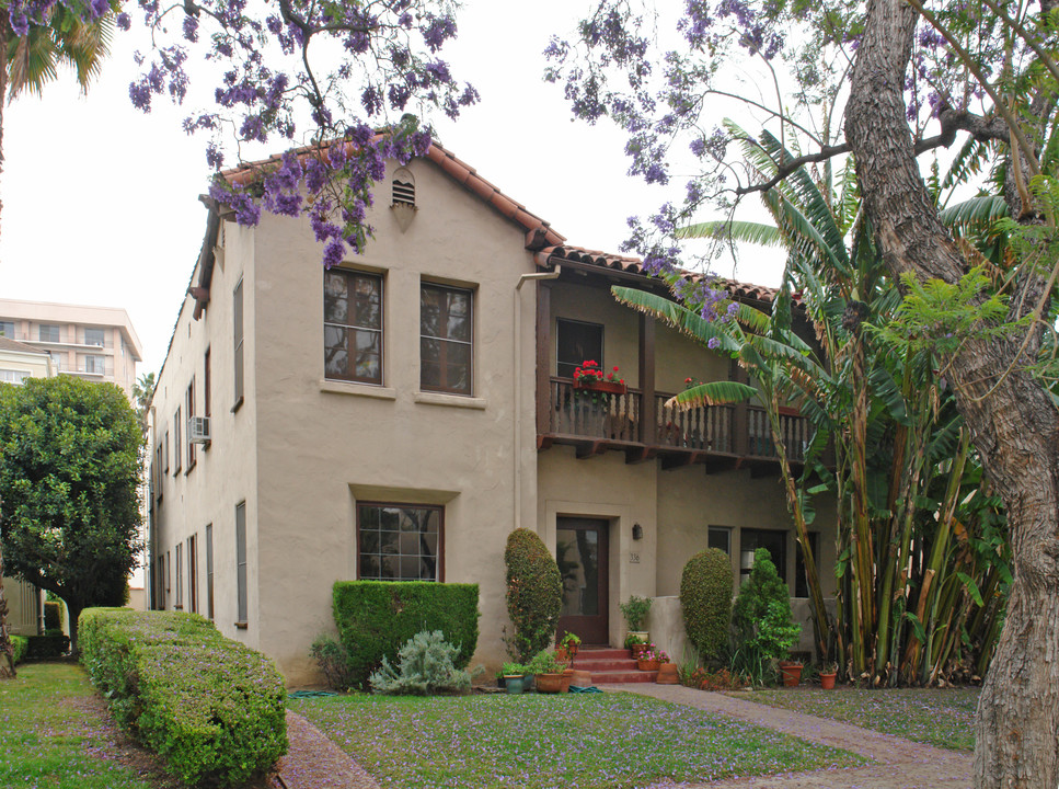 336 N Oakhurst Dr in Beverly Hills, CA - Building Photo