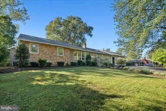 1217 Morningside Ln in Alexandria, VA - Building Photo - Building Photo