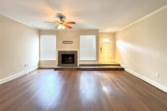 1083 Country Pl Dr in Houston, TX - Building Photo - Building Photo