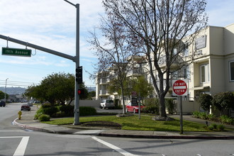 Fiesta Apartments in San Mateo, CA - Building Photo - Building Photo