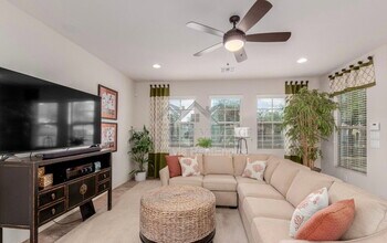 4467 E Remington Dr in Gilbert, AZ - Building Photo - Building Photo