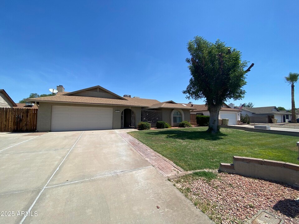 6438 W Mountain View Rd in Glendale, AZ - Building Photo