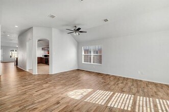 5733 Mountain Stream Trail in Fort Worth, TX - Building Photo - Building Photo