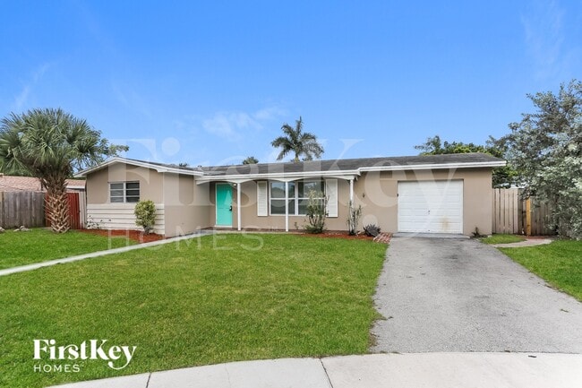 2720 SW 18th St in Fort Lauderdale, FL - Building Photo - Building Photo