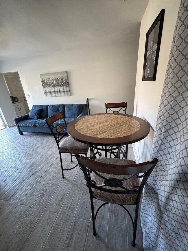 4807 Ponce de Leon in Coral Gables, FL - Building Photo - Building Photo