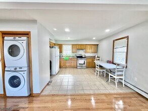 30 Cottage Pl in Garfield, NJ - Foto de edificio - Building Photo