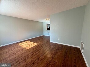 33 Georgetown Rd in Lindenwold, NJ - Building Photo - Building Photo