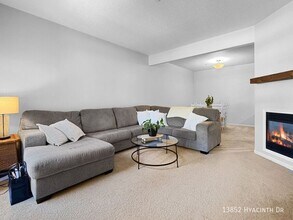13852 Hyacinth Dr in Rogers, MN - Building Photo - Building Photo