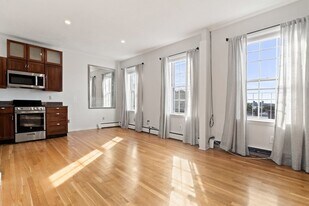 64 West Cedar St, Unit 6 in Boston, MA - Building Photo
