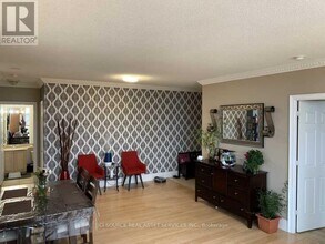 5233 Dundas St W in Toronto, ON - Building Photo - Building Photo