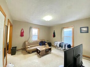 137 Marcella St, Unit 3 in Boston, MA - Building Photo - Building Photo