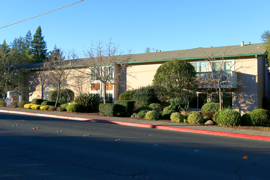 Sebastapol Garden Apartments in Sebastopol, CA - Building Photo