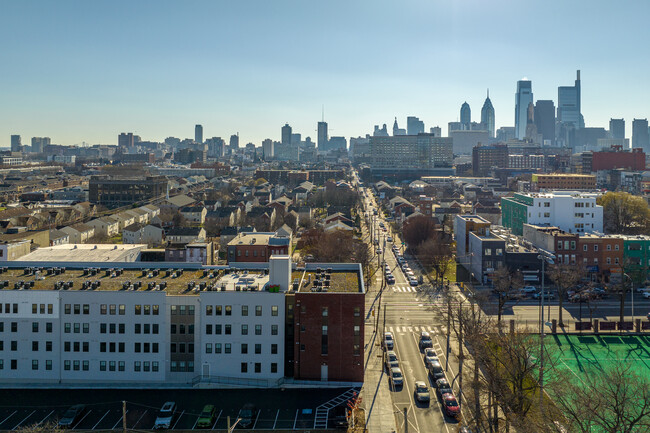 1201 W Girard Ave in Philadelphia, PA - Foto de edificio - Building Photo