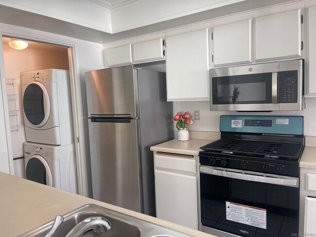 9419 Fairgrove Ln in San Diego, CA - Building Photo - Building Photo