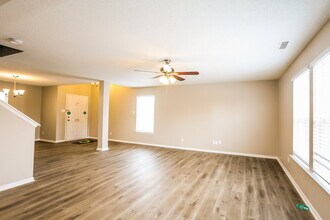 614 Streamside Dr in Greenfield, IN - Building Photo - Building Photo