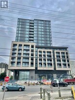 86 Dundas St E in Mississauga, ON - Building Photo