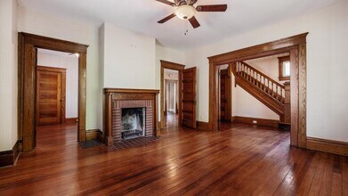 124 S Pearl St in Granville, OH - Building Photo - Building Photo