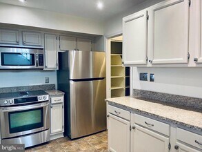 1814 Duffield Ln in Alexandria, VA - Building Photo - Building Photo