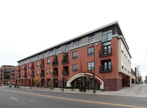 Franklin Avenue West in Minneapolis, MN - Building Photo - Building Photo