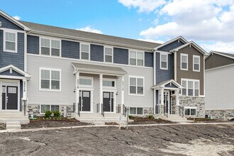 25720 W Yorkshire Dr in Plainfield, IL - Foto de edificio - Building Photo