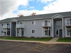 Rangetowne Apartments in South Range, MI - Building Photo