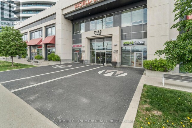 7171-7171 Yonge St in Markham, ON - Building Photo - Building Photo