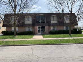 3180 Valerie Arms Dr in Dayton, OH - Foto de edificio - Building Photo