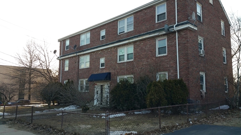 4907 Washington St in West Roxbury, MA - Foto de edificio