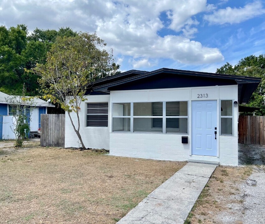 2313 15th Ave S in St. Petersburg, FL - Building Photo