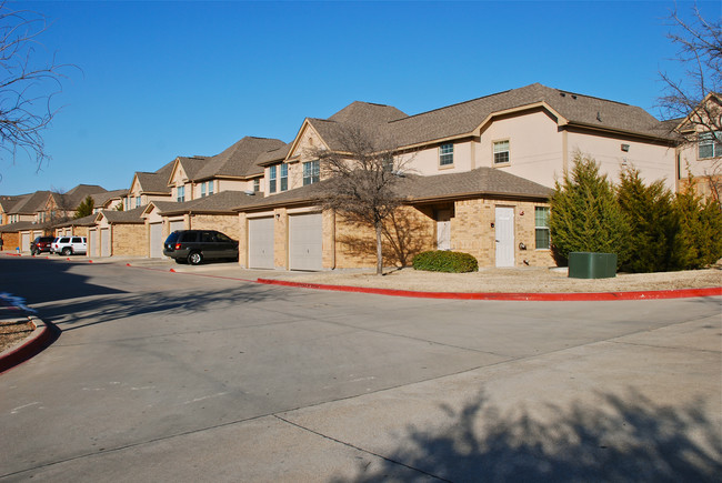 Chaparral Townhomes in Allen, TX - Building Photo - Building Photo