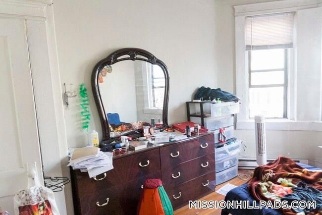 895 Huntington Ave in Boston, MA - Foto de edificio - Building Photo